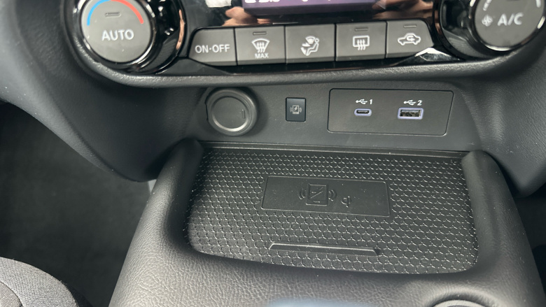 Nissan Juke 1.6 Hybrid N-Connecta 5dr Auto Hybrid Hatchback